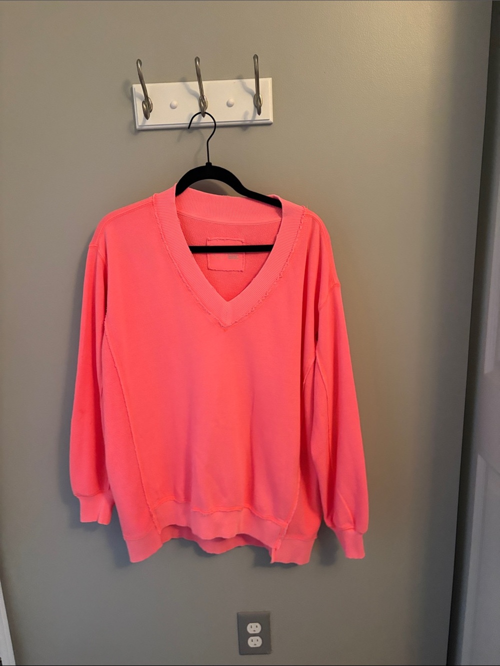aerie V-Neck Pullover Sweater in Coral Pink